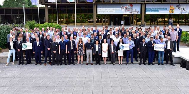 Gruppenbild der Teilnehmer an der 5G Jahrestagung in Paderborn